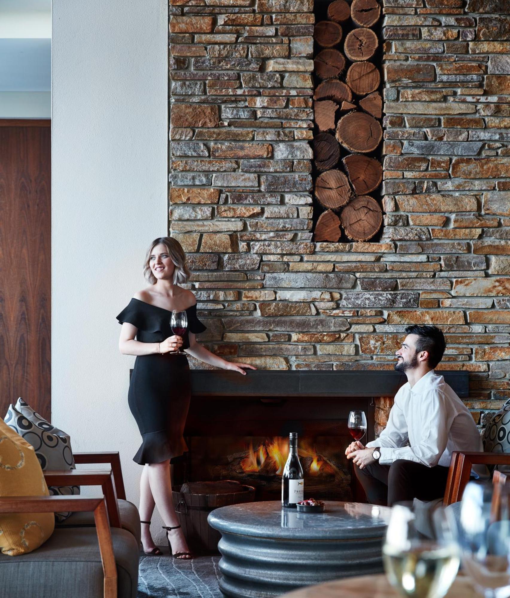 Pullman Bunker Bay Resort Margaret River Dunsborough Kültér fotó A fireplace in a hotel